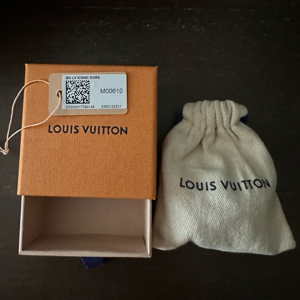 Louis Vuitton Earrings - Picture 2 of 6